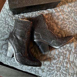 Azalea Wang Black with Black Rhinestone Boots NEW 7